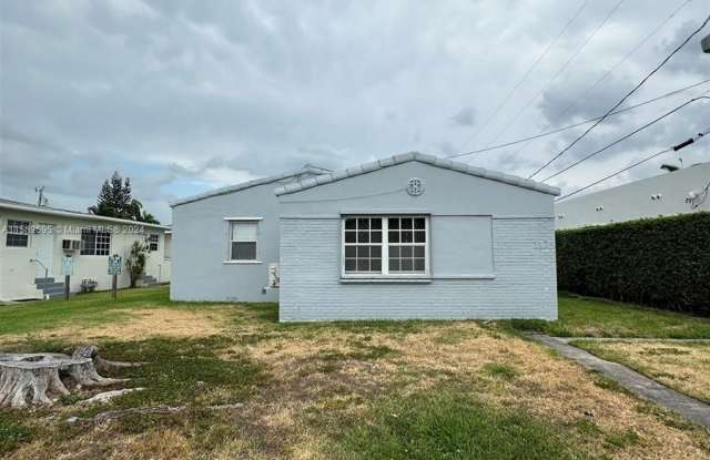 2125 Bay Dr