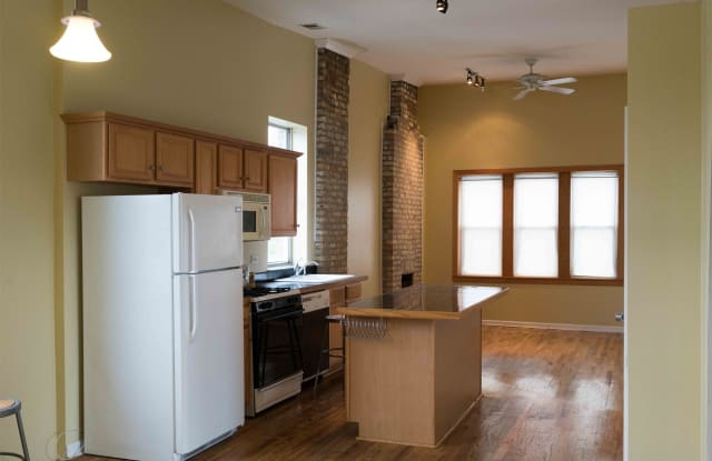 525 N. Ashland Ave., Unit 2 - 525 N Ashland Ave, Chicago, IL 60622