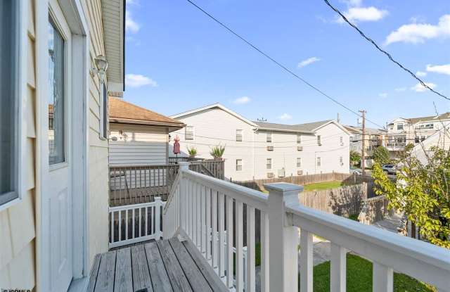 9612 Monmouth Ave - 9612 Monmouth Avenue, Margate City, NJ 08402