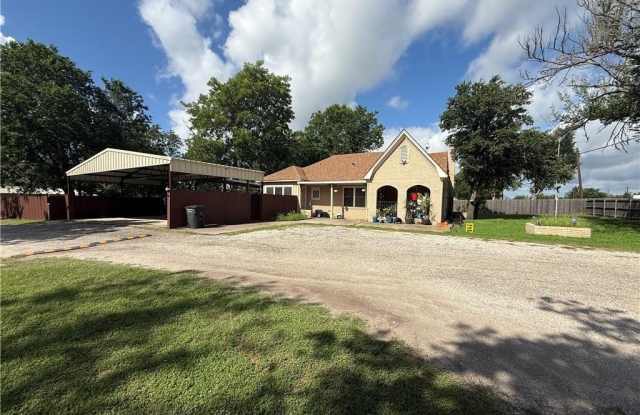 1805 W Highway 21
