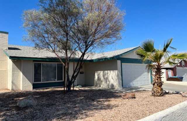 Single Story located in the heart of Spring Valley!