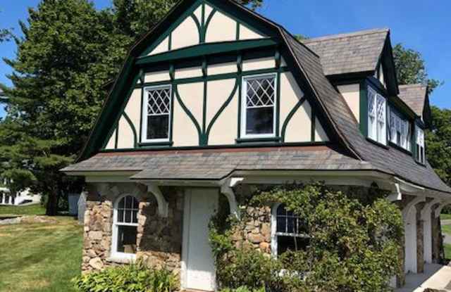 Photo of 10 Lawrence Lane