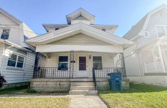 Photo of Three bedroom home available for move in. Well kept, clean, and ready to go!