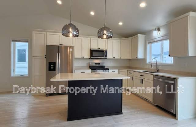 2584 66th Avenue South