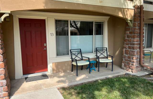 Charming 2 Bedroom 1.5 Bath Townhome Style Condo!! Available Now!