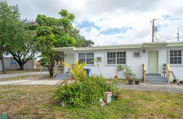 5611 Lincoln St - 5611 Lincoln Street, Hollywood, FL 33021
