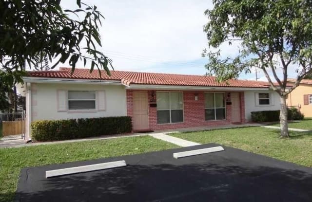 4100 Woodside Dr - 4100 Woodside Drive, Coral Springs, FL 33065