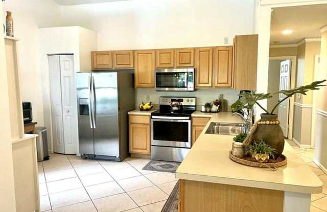 10614 Lake Shore Drive, Wellington, FL 33414