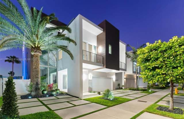 Photo of 10561 NW 67th Ter