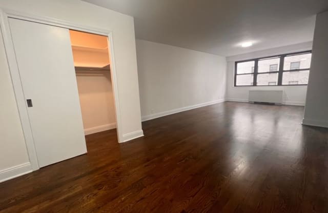 400 E 89th St 5M - 400 E 89th St, New York City, NY 10128