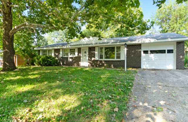 Awesome 3 bedroom home located in a quiet family neighborhood close to to K-State, schools, and shopping!