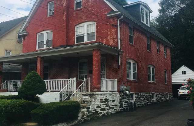 60 HOLLAND AVE - 60 Holland Avenue, Ardmore, PA 19003