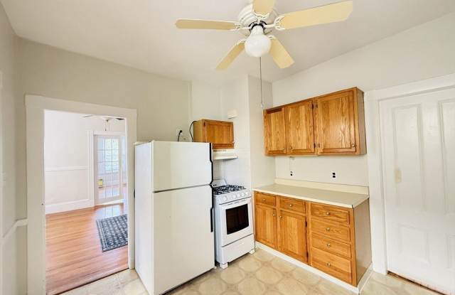 35 Kingston St unit: 1