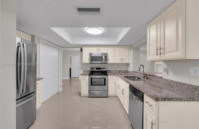 8400 NW 25TH ST SUNRISE, FL 33322