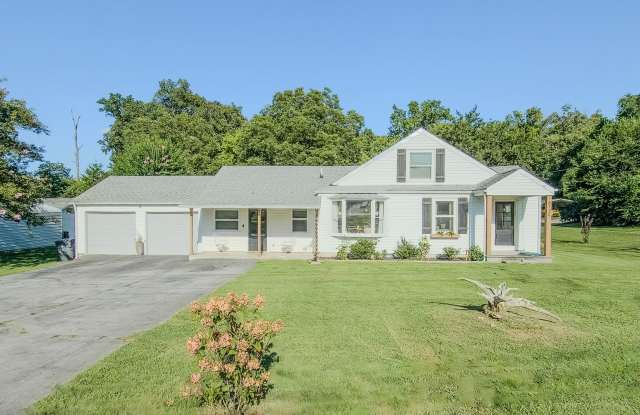 Knoxville 37920 - 3 bedroom 2 bath - call Ryan Fogarty 865-333-4840