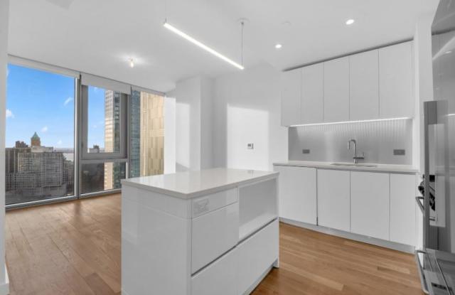 430 Albee Square