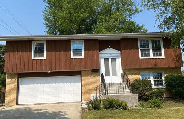 17060 Oconto Ave.