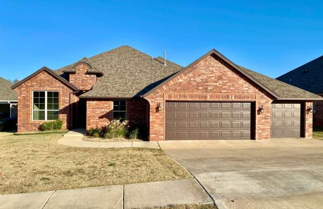 Gorgeous 4 Bed 3 Bath in Norman