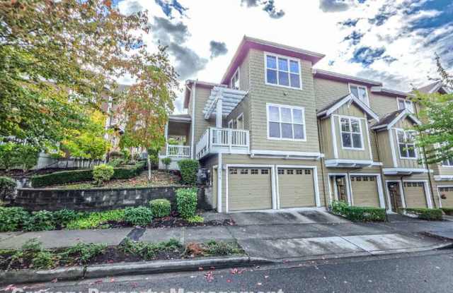 2018 17th Ave NE