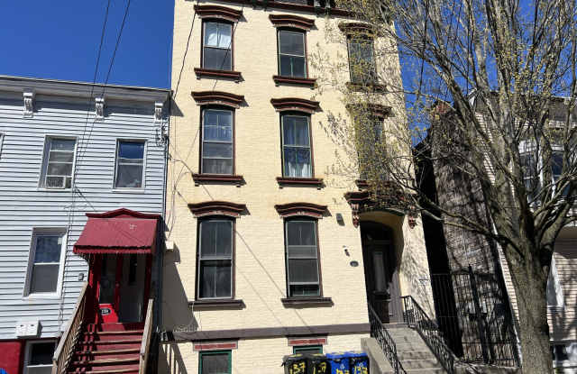 137 4th Avenue