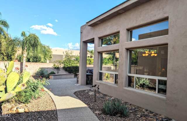 13816 N Topflite Drive