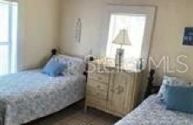 800 S CENTRAL AVENUE