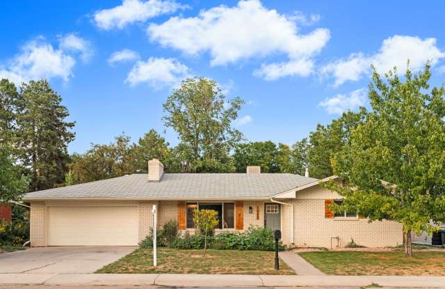 Charming and Renovated 4 Bedroom 2 Bathroom Home with Large Fenced Yard