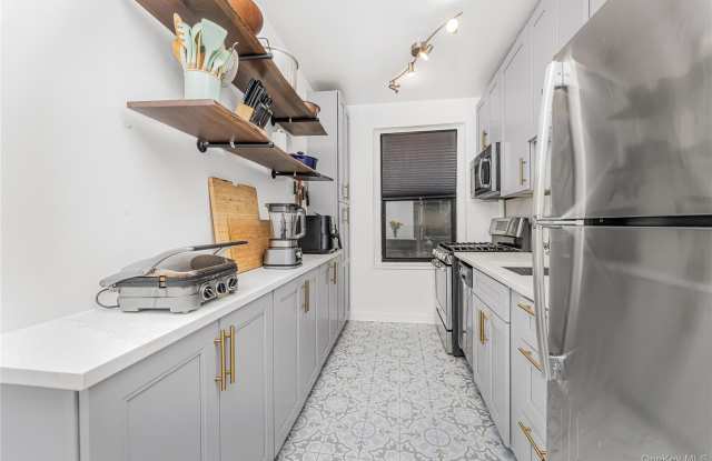 Photo of 306 E Mosholu Parkway S unit: 1D