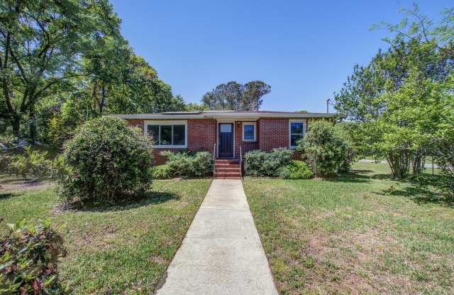 200 State Road S-8-384