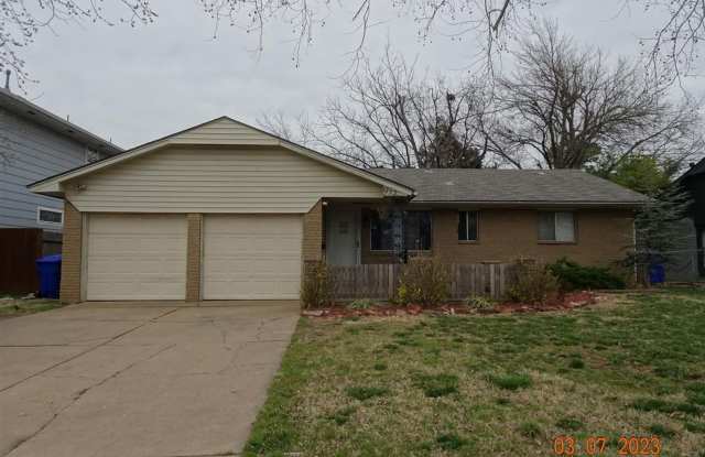 3 bedroom, 1 1/2 bath home in central Norman