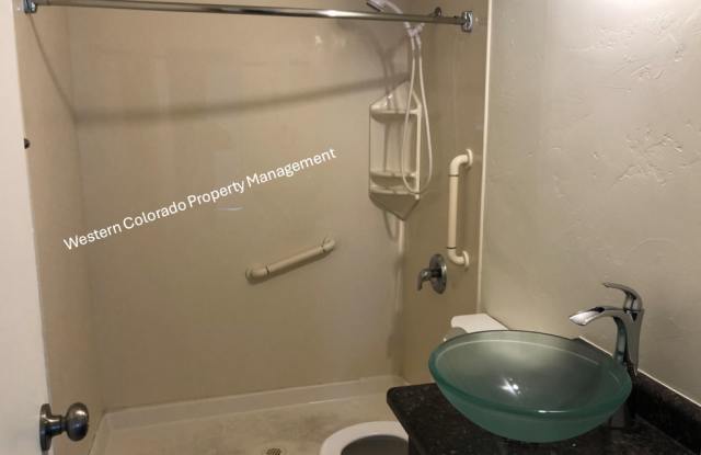 1735 Glenwood Avenue