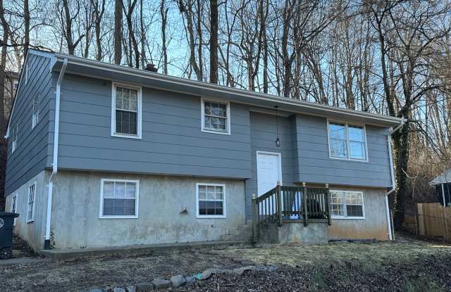 Photo of 3 Bedroom Split Foyer Home off Old Forest Road