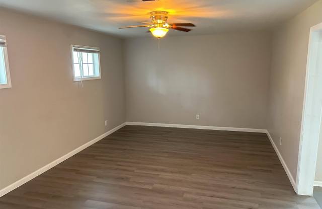 1707 Buena Vista Circle SE