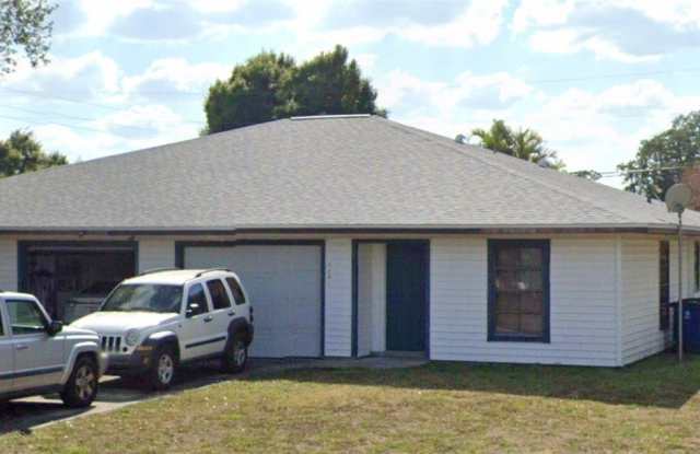 Photo of 2247-2249 Violet Drive unit: 2247