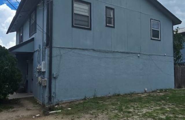 Available 2/1.5 Townhome in Tampa $500 OFF FIRST MONTHS RENT MOVE-IN SPECIAL!!