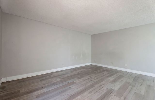 1501 Living Desert Drive #D, Las Vegas, NV 89119