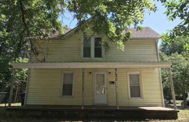 831 Laramie - 831 Laramie Street, Manhattan, KS 66502