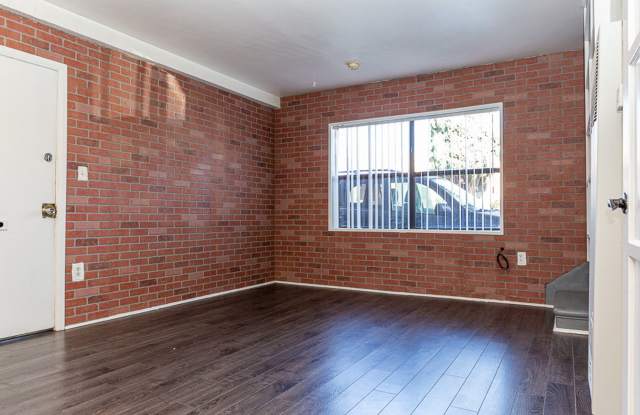 Two story 1 bed, 1 bath with in unit laundry in Virgil Village!