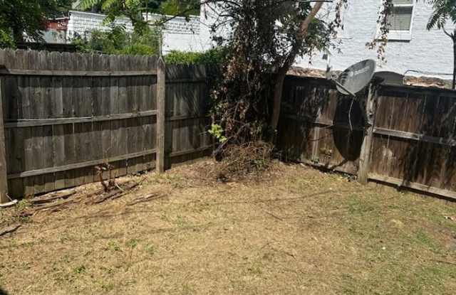 552 East 38th Street