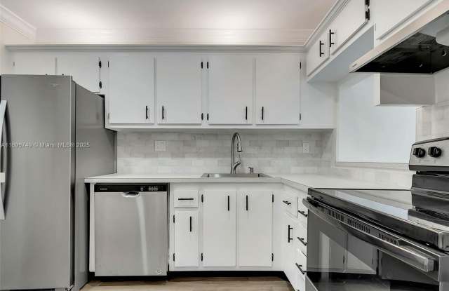 Photo of 8000 SW 81st Dr