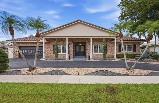 16530 Lake Tree Dr