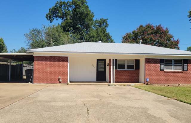 2505 DOUGLAS - House for Lease