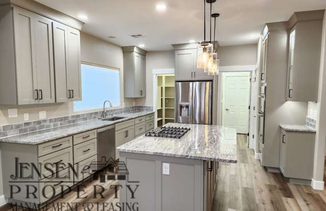 2281 West Vista CT