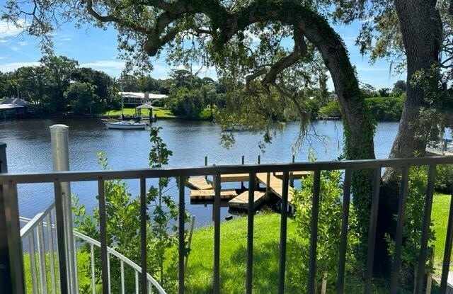 833 Paddleboard Court