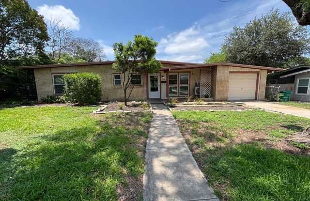318 Sprucewood, San Antonio, TX 78216 | Home for Rent 78216