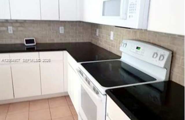 1064 Cedar Falls Dr # 1064, Weston, FL 33327