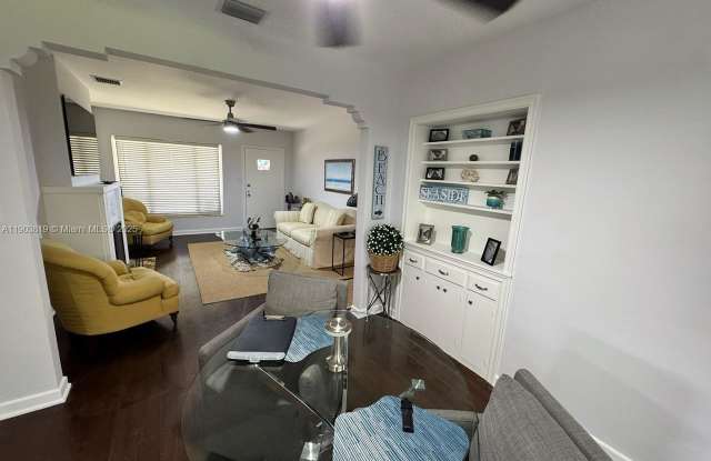 2210 Southwest 25th Street