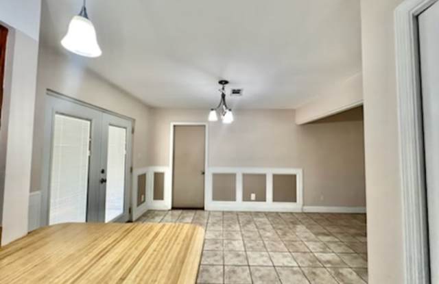 904 Cloverdale Court