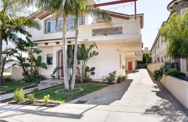 2502 Rockefeller Lane