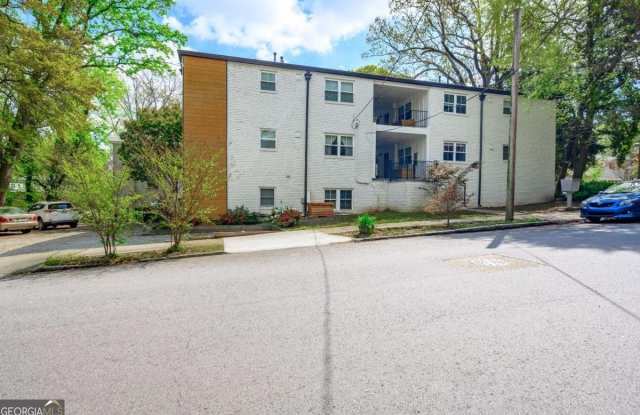 880 Saint Charles AVE NE 5